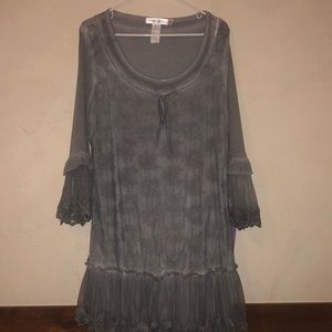 Ruffle sleeve/bottom tunic